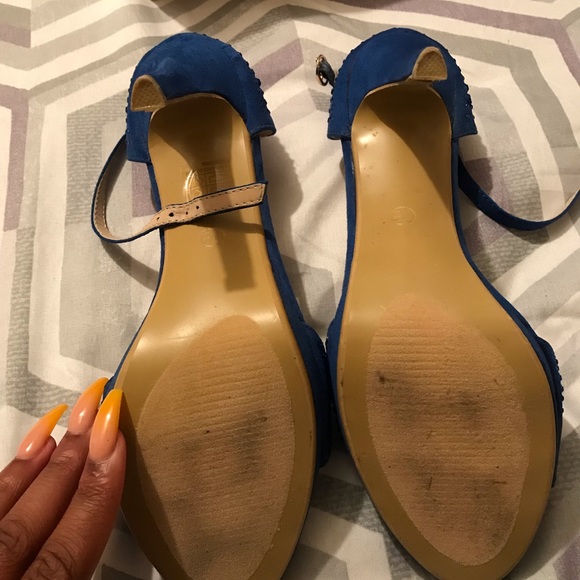 Heels - Picture 3 of 3